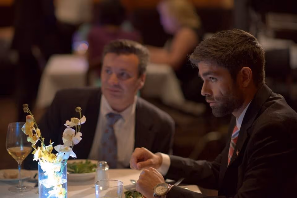 Richard Strauss as Jerry Todd with Adrian Grenier as Rob Reynolds in Affairs of State